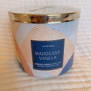 ✨B&BW Mahogany Vanilla 3-wick candle✨